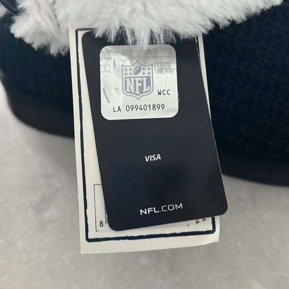 NY Giants Slippers by Forever Collectibles - Picture 9 of 10